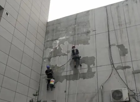 南涧楼顶漏水维修公司分享下南涧外墙防水的注意事项
