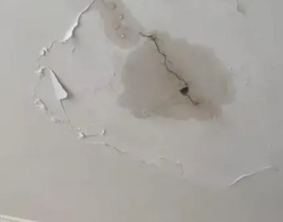 南涧阳台漏水维修公司分享下屋面防水工程质量问题原因分析